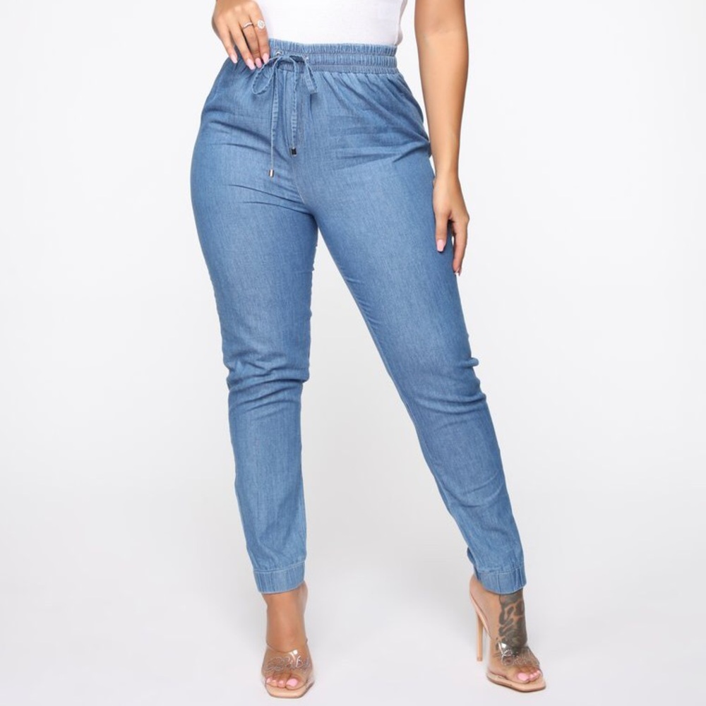 NWT Medium Wash Joggers